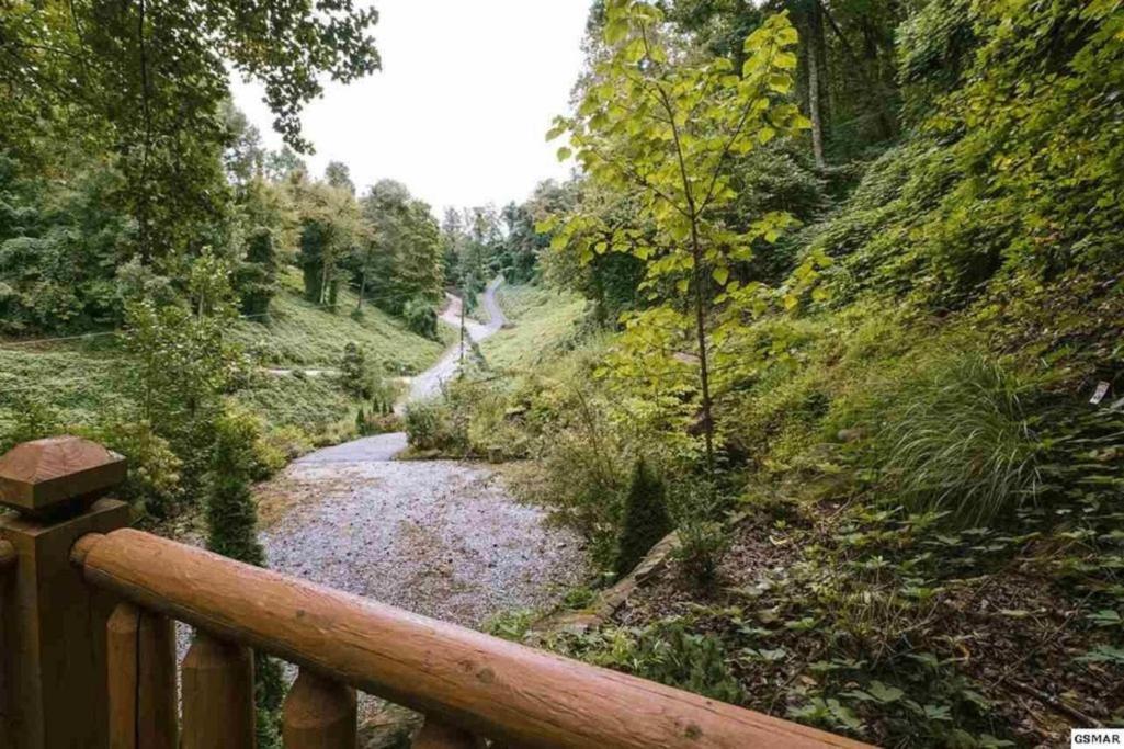 Permanent Vacation-Private Honeymoon Cabin With Hot Tub Sevierville Bagian luar foto