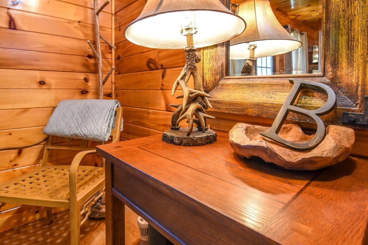 Permanent Vacation-Private Honeymoon Cabin With Hot Tub Sevierville Bagian luar foto