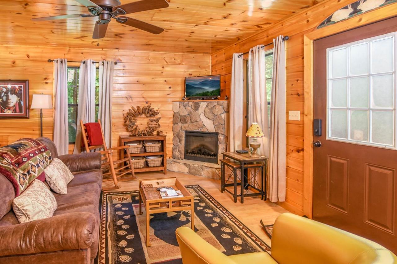 Permanent Vacation-Private Honeymoon Cabin With Hot Tub Sevierville Bagian luar foto