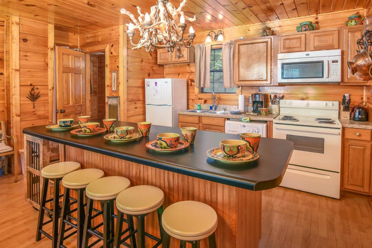 Permanent Vacation-Private Honeymoon Cabin With Hot Tub Sevierville Bagian luar foto