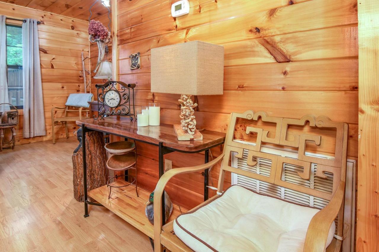 Permanent Vacation-Private Honeymoon Cabin With Hot Tub Sevierville Bagian luar foto