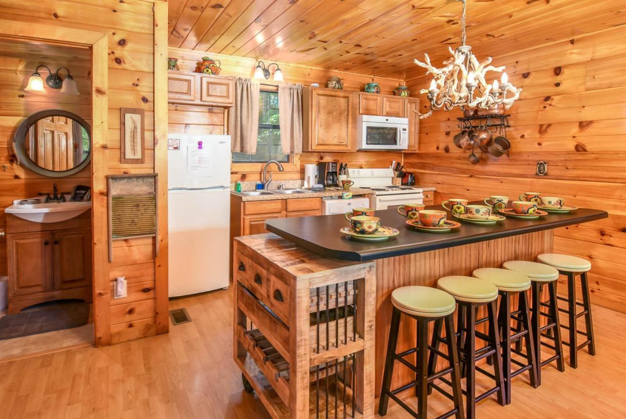 Permanent Vacation-Private Honeymoon Cabin With Hot Tub Sevierville Bagian luar foto